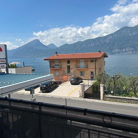 Lake View With Aircon - 5 Minutes From The Beach! Brenzone sul Garda Exteriör bild