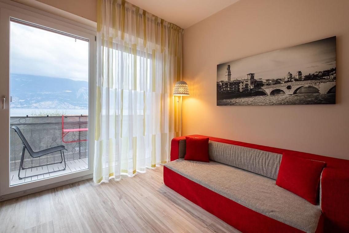 Lake View With Aircon - 5 Minutes From The Beach! Brenzone sul Garda Exteriör bild