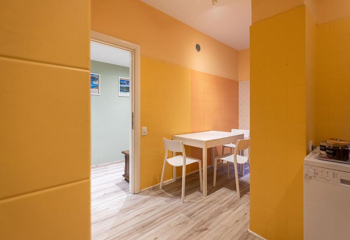 Lake View With Aircon - 5 Minutes From The Beach! Brenzone sul Garda Exteriör bild