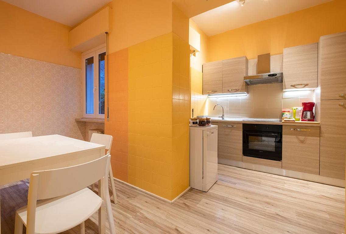 Lake View With Aircon - 5 Minutes From The Beach! Brenzone sul Garda Exteriör bild