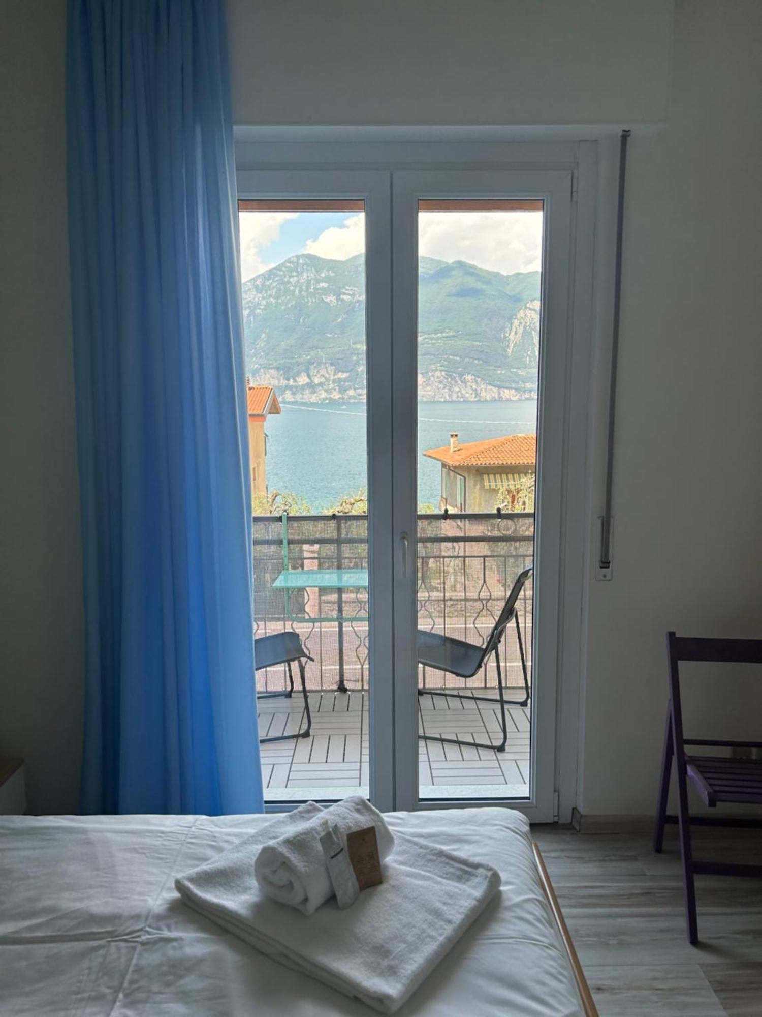 Lake View With Aircon - 5 Minutes From The Beach! Brenzone sul Garda Exteriör bild