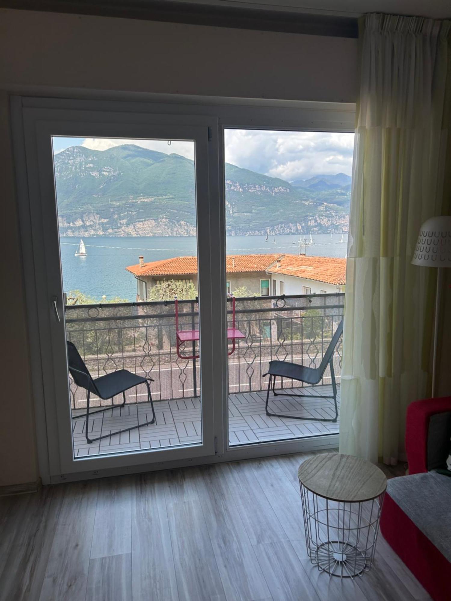Lake View With Aircon - 5 Minutes From The Beach! Brenzone sul Garda Exteriör bild
